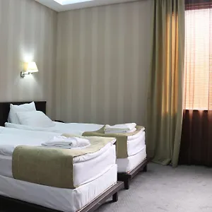 Hotel D'plaza